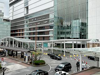 横浜駅西口202304